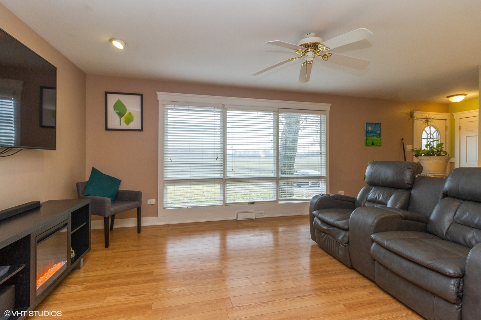 428 West Burville Road Crete, IL 60417 - Photo 3 of 14