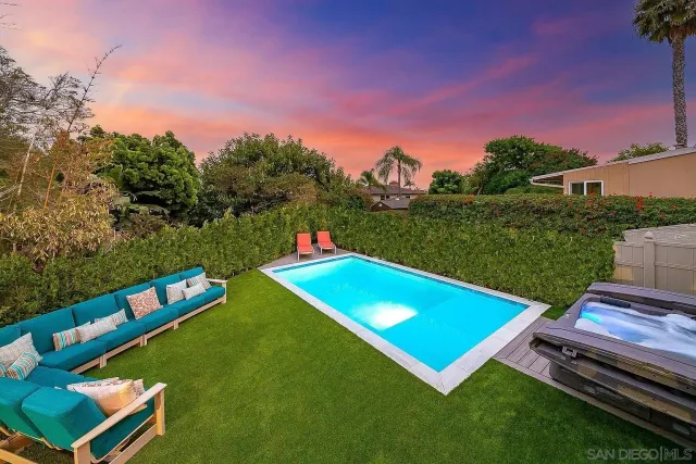 a view of an outdoor space