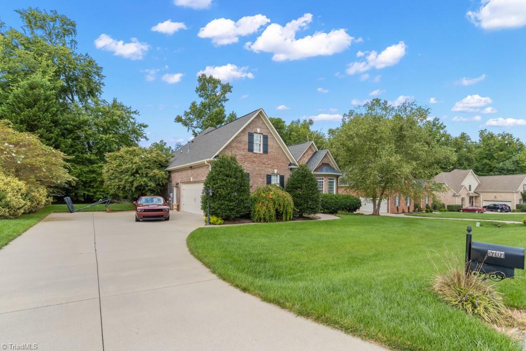 5707 Mabe Drive Oak Ridge, NC 27310 - Photo 4 of 49