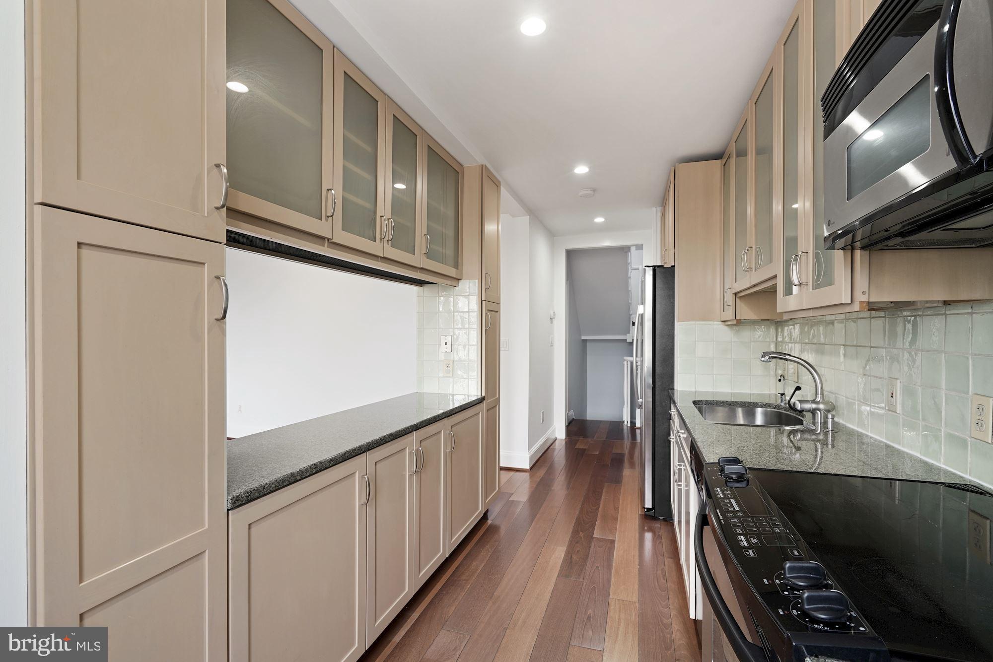1675 Wisconsin Avenue Northwest Washington, DC 20007 - Photo 4 of 36 Kitchen
