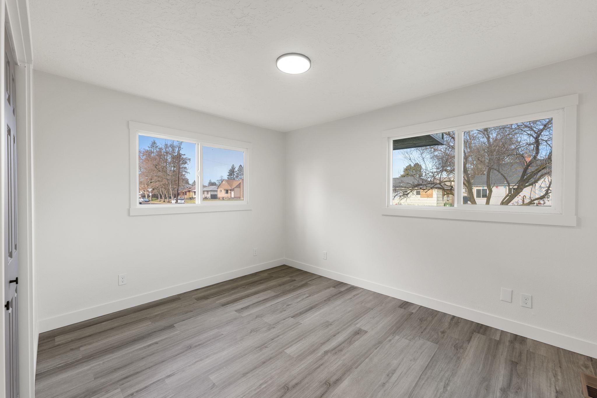 1214 East Broad Avenue Spokane, WA 99207 - Photo 16 of 30
