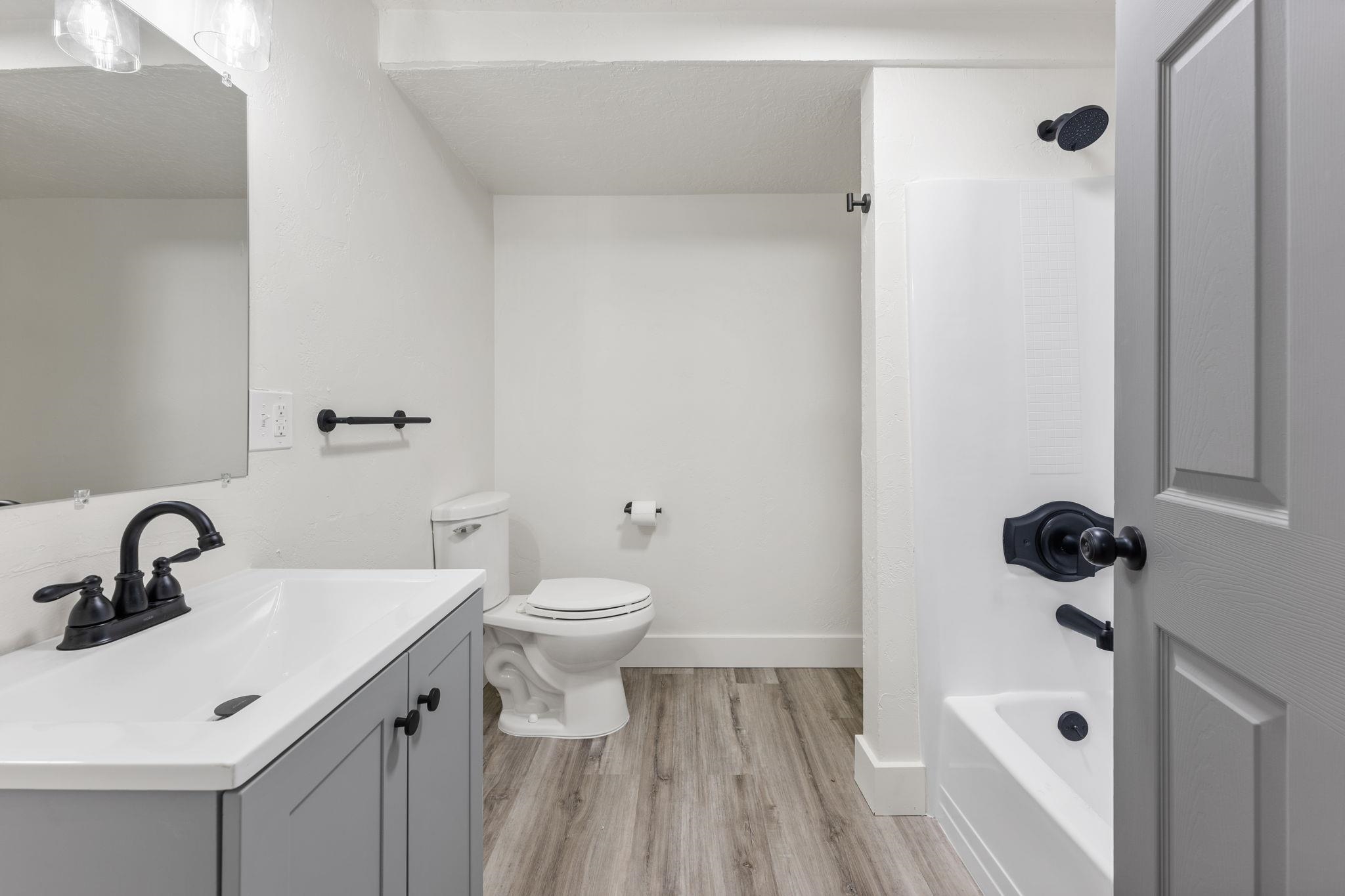 1214 East Broad Avenue Spokane, WA 99207 - Photo 23 of 30