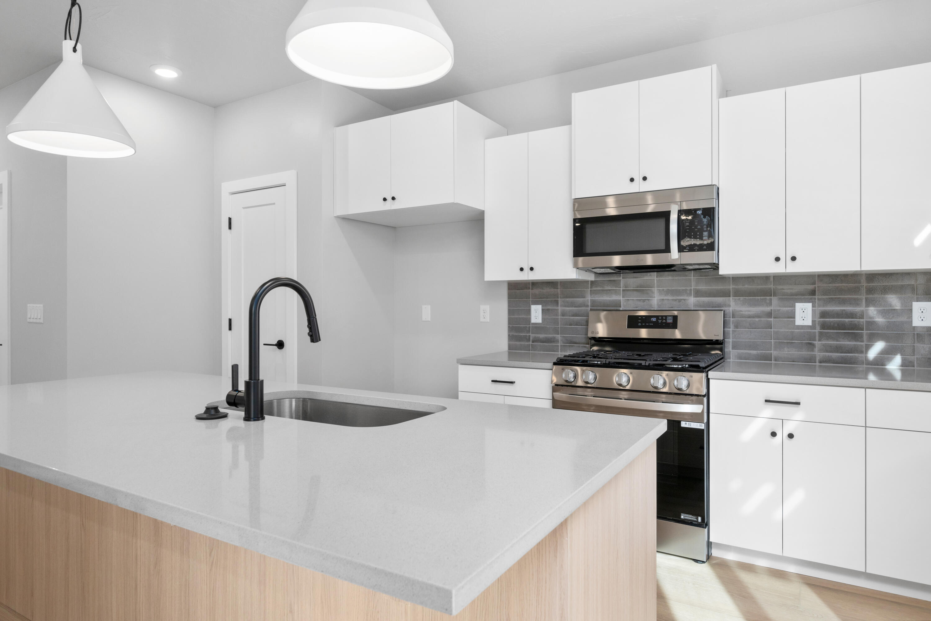 4005 Razor Drive, Unit 116 Washington, UT 84780 - Photo 6 of 25 *Photo of similar unit*