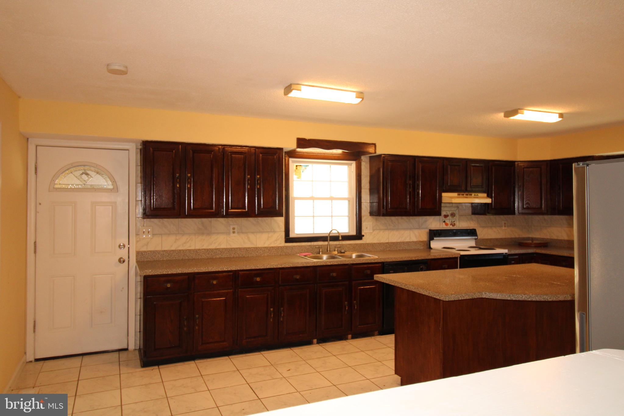 26438 Nanticoke Road Salisbury, MD 21801 - Photo 33 of 37 kitchen