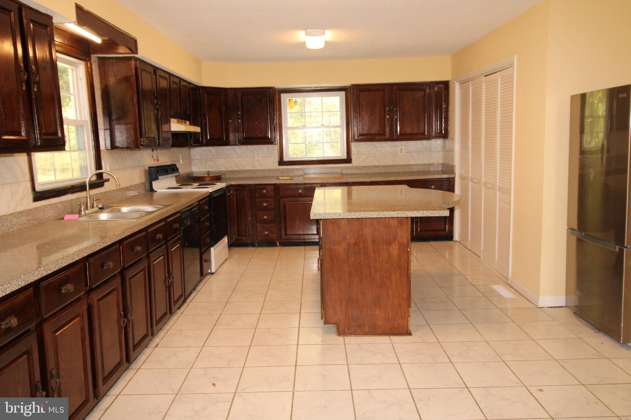 26438 Nanticoke Road Salisbury, MD 21801 - Photo 35 of 37 Kitchen