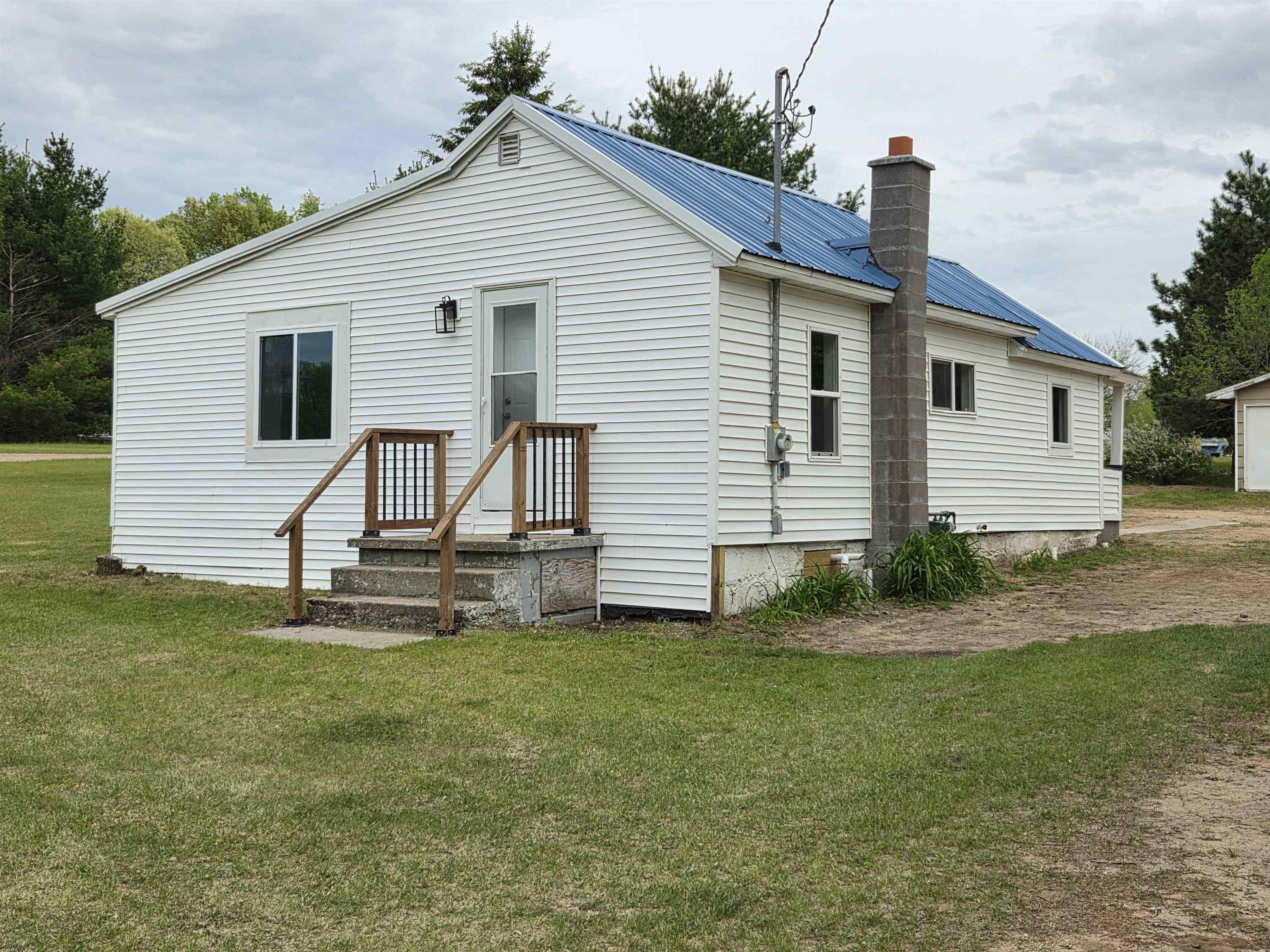 W8035 East Chicago Road Wautoma, WI 54982 - Photo 1 of 21