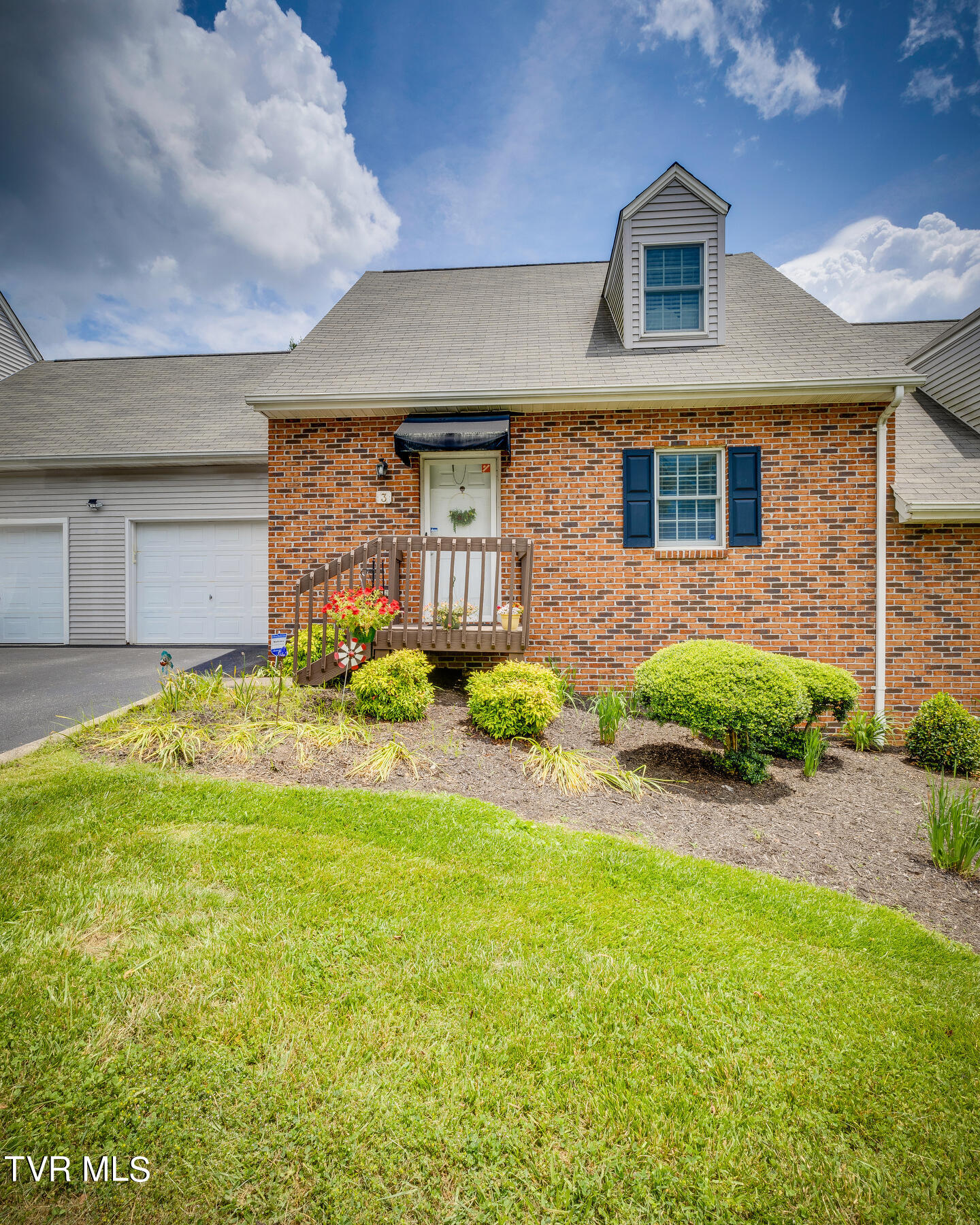 2700 Indian Ridge Road, Unit 3 Johnson City, TN 37604 - Photo 1 of 40 002