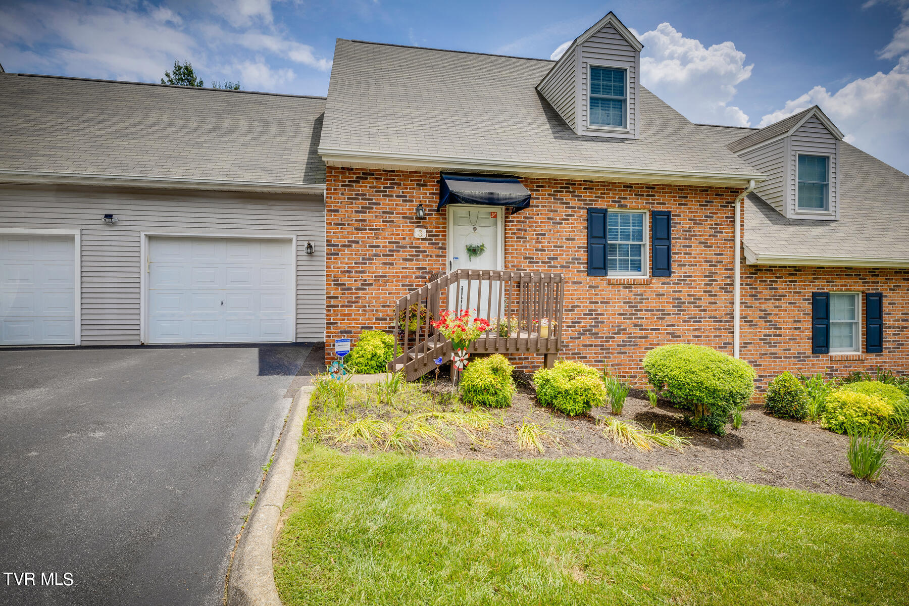 2700 Indian Ridge Road, Unit 3 Johnson City, TN 37604 - Photo 2 of 40 001