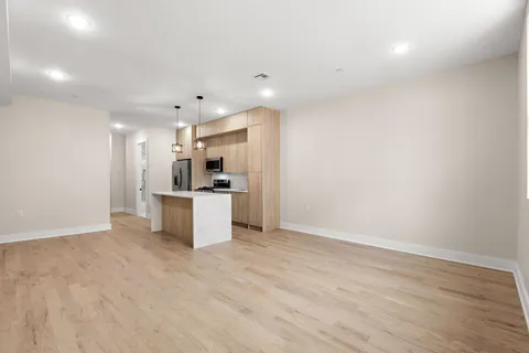 $700,000 | 161 A New York Avenue, Unit A, Jersey City, NJ 07307