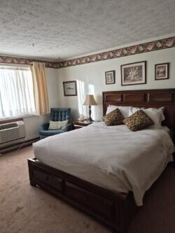 1373 Post Road, Unit 2C Wells, ME 04090 - Photo 15 of 28 PRIMARY BED ROOM