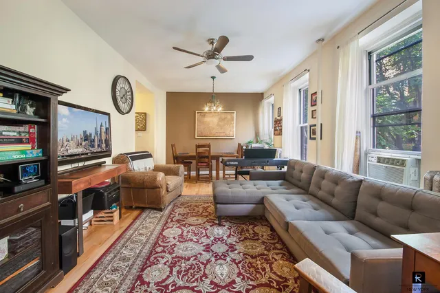 $950,000 | 254 West 25th Street, Unit 3A | Chelsea
