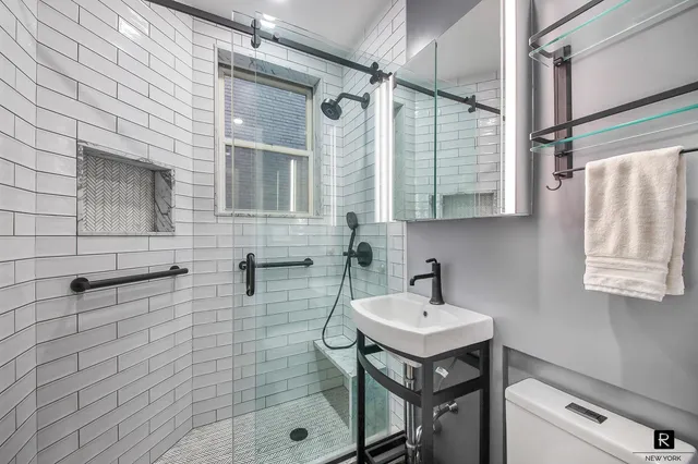 $950,000 | 254 West 25th Street, Unit 3A | Chelsea