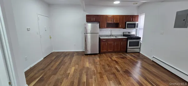 $2,900 | 60 West 184th Street, Unit 2F | University Heights