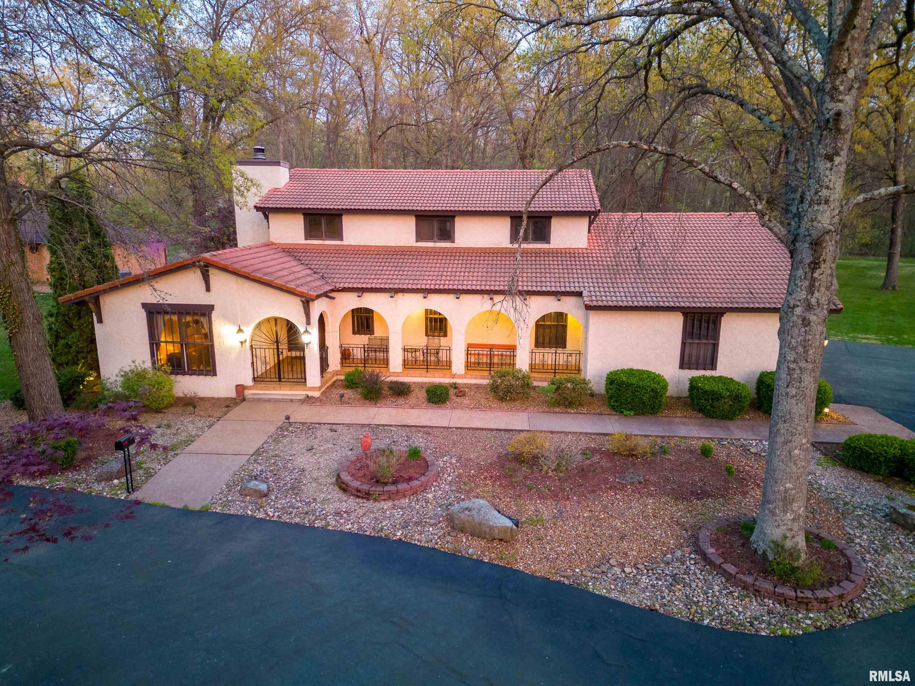 1665 Hawthorn Road Salem, IL 62881 - Photo 1 of 49 Gallery Image 1