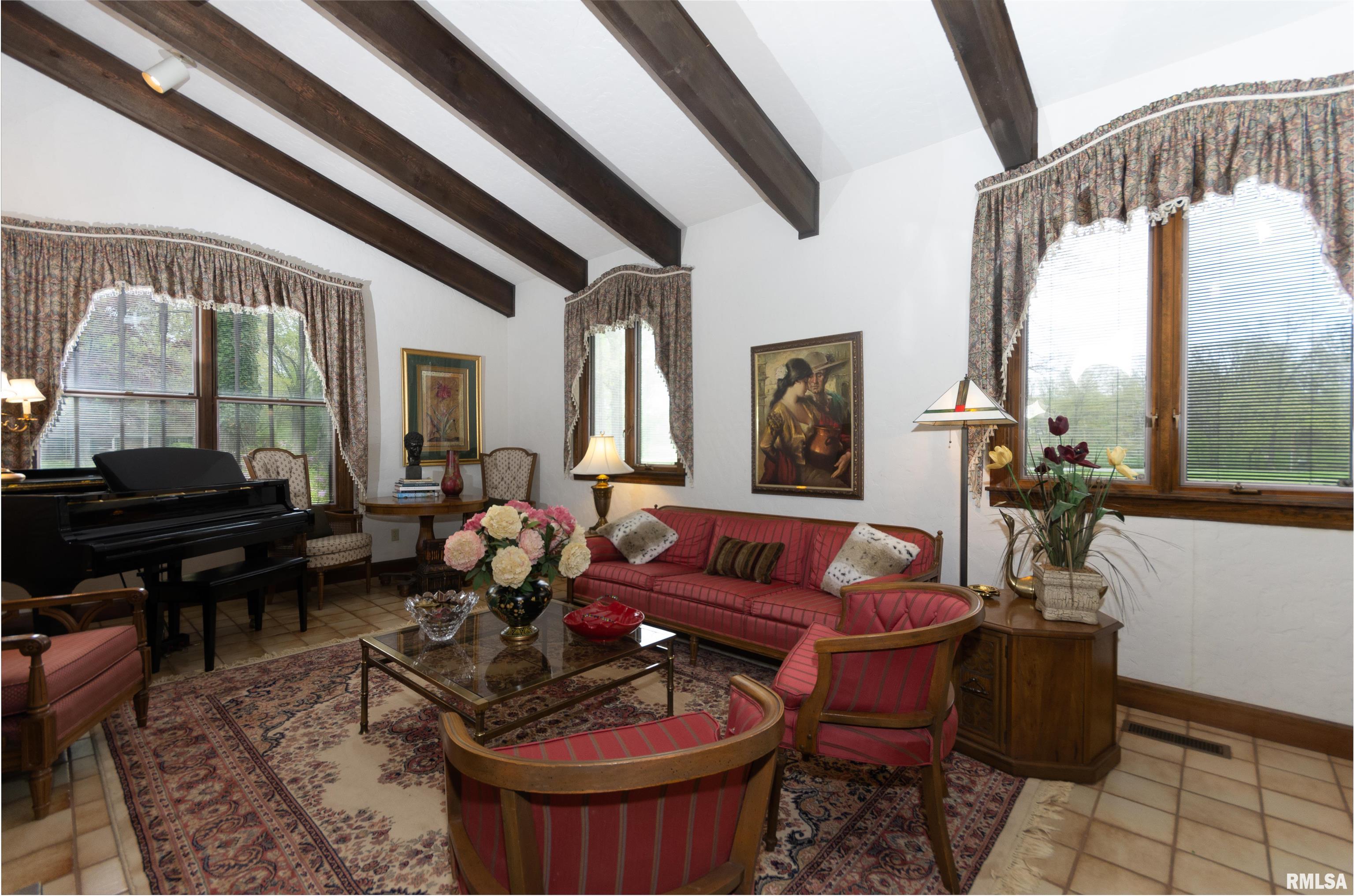 1665 Hawthorn Road Salem, IL 62881 - Photo 11 of 49 Gallery Image 11