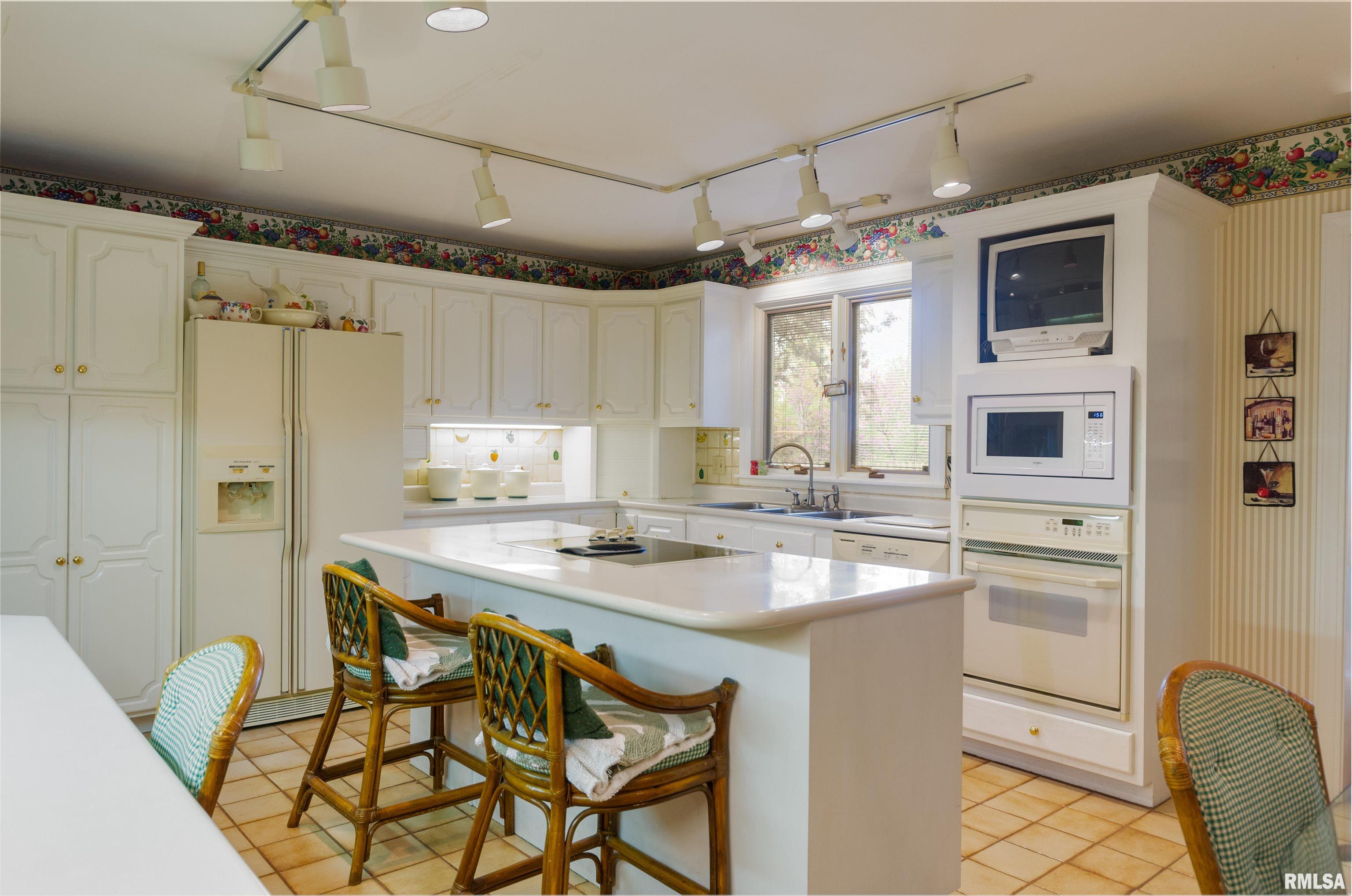 1665 Hawthorn Road Salem, IL 62881 - Photo 16 of 49 Gallery Image 16