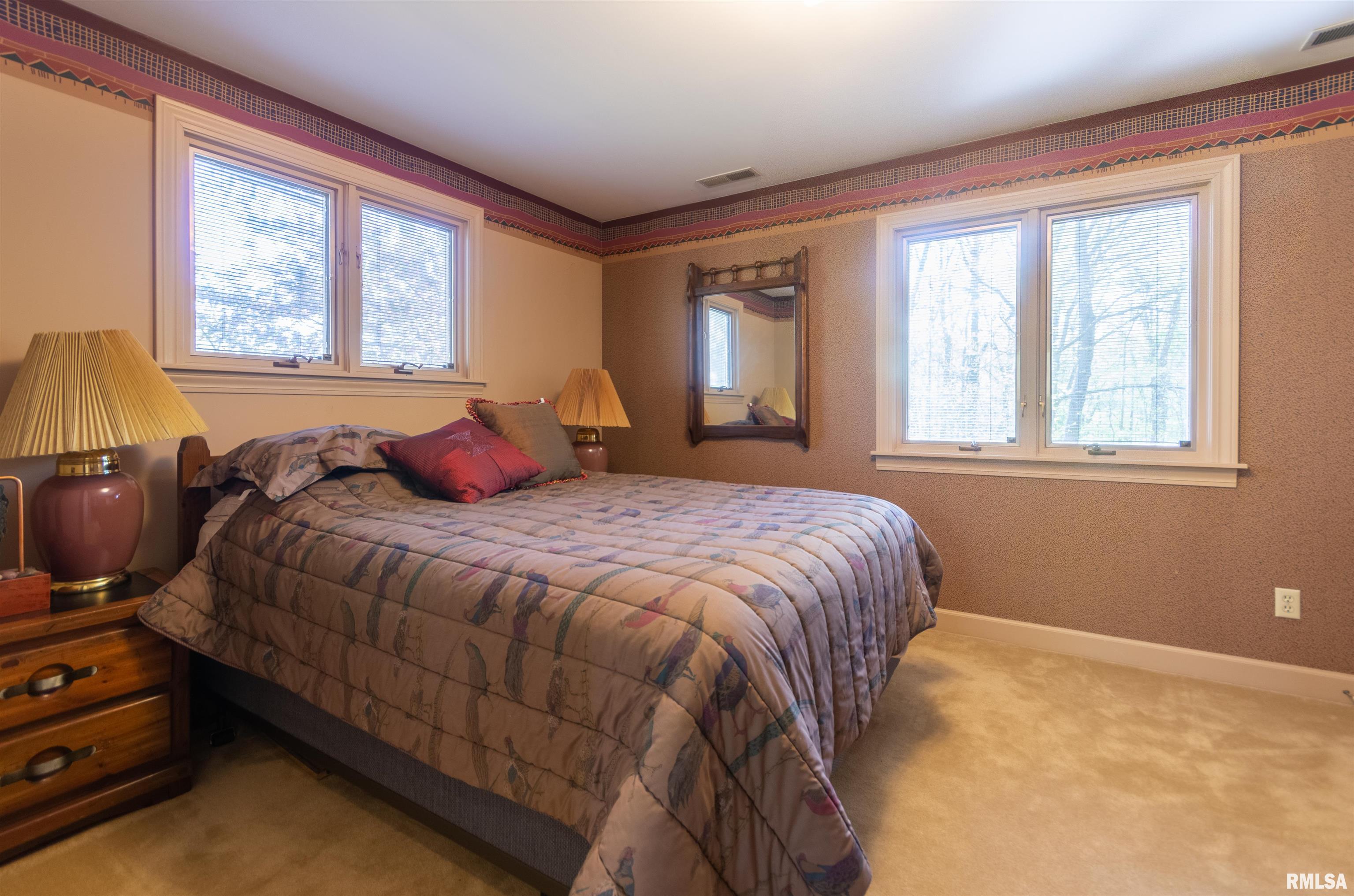1665 Hawthorn Road Salem, IL 62881 - Photo 30 of 49 Gallery Image 30