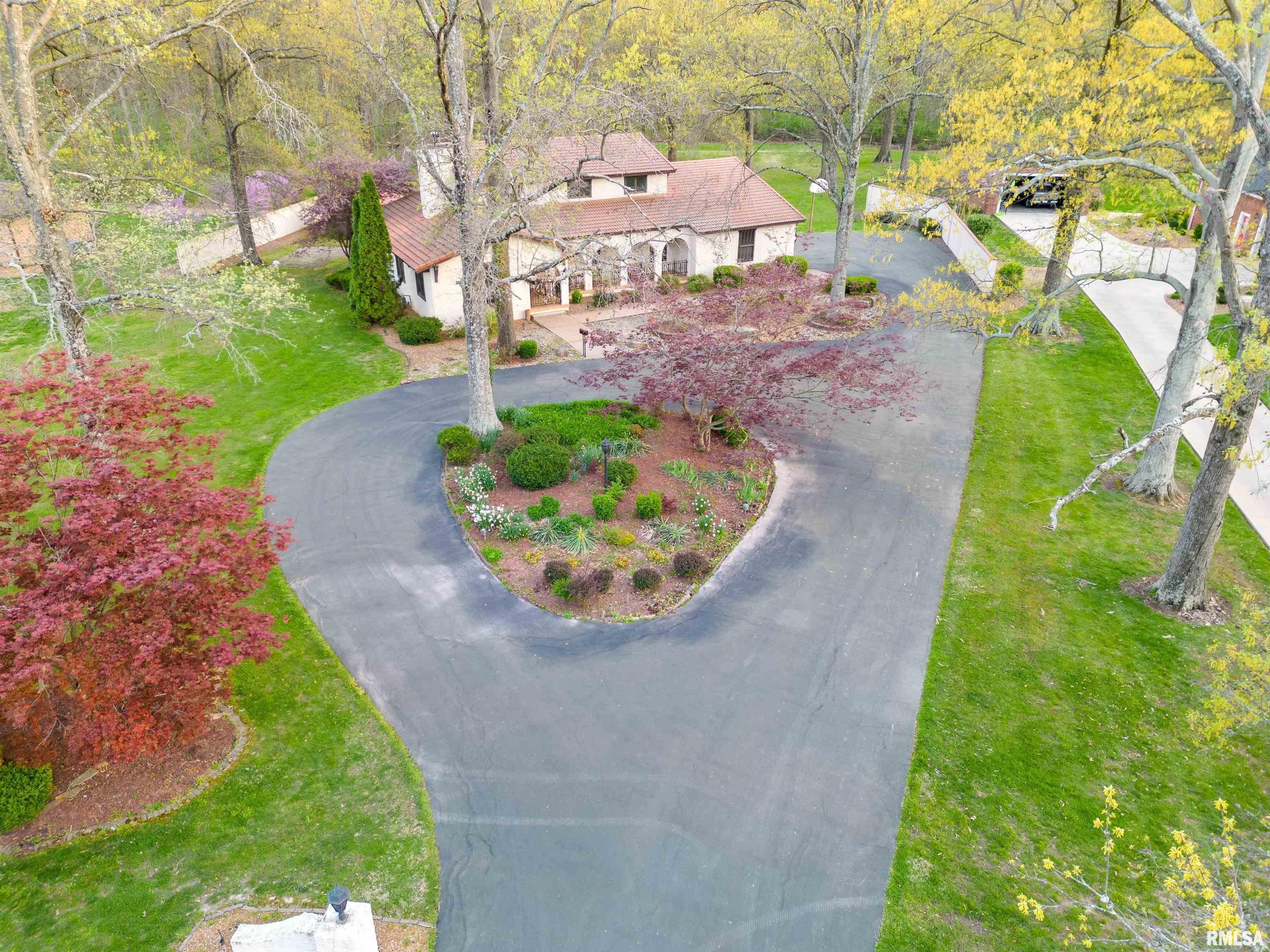 1665 Hawthorn Road Salem, IL 62881 - Photo 3 of 49 Gallery Image 3
