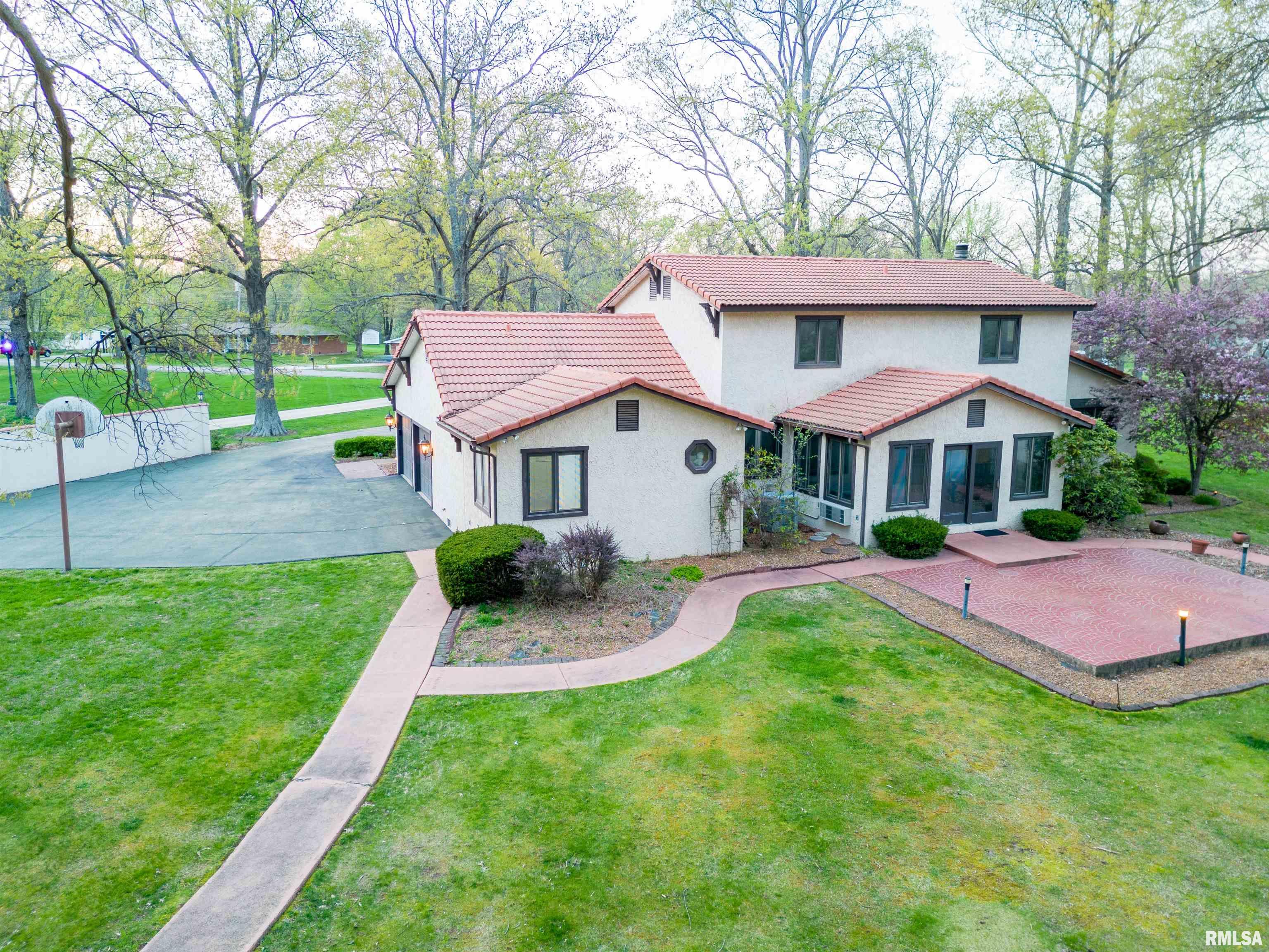 1665 Hawthorn Road Salem, IL 62881 - Photo 4 of 49 Gallery Image 4