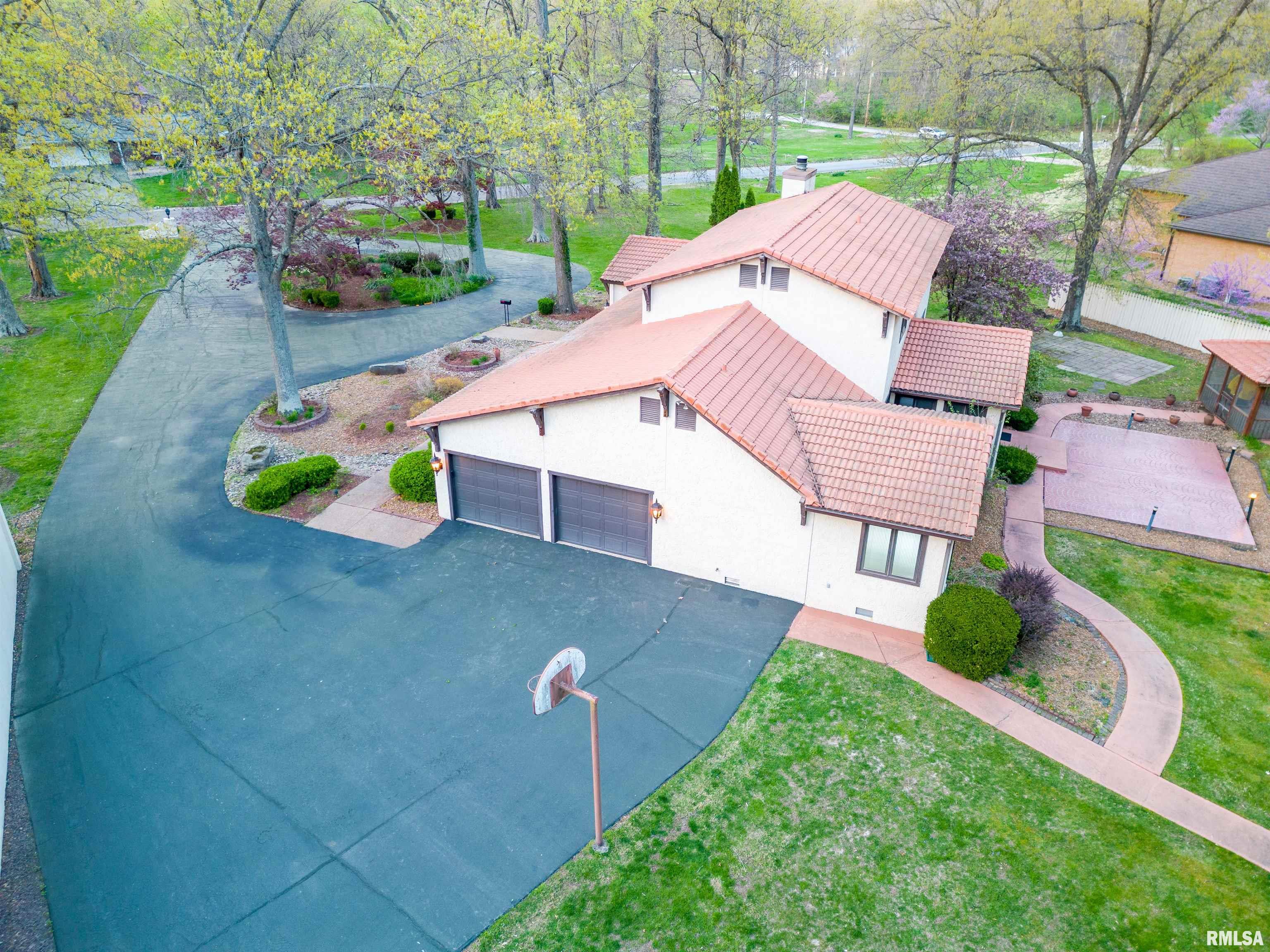 1665 Hawthorn Road Salem, IL 62881 - Photo 45 of 49 Gallery Image 45