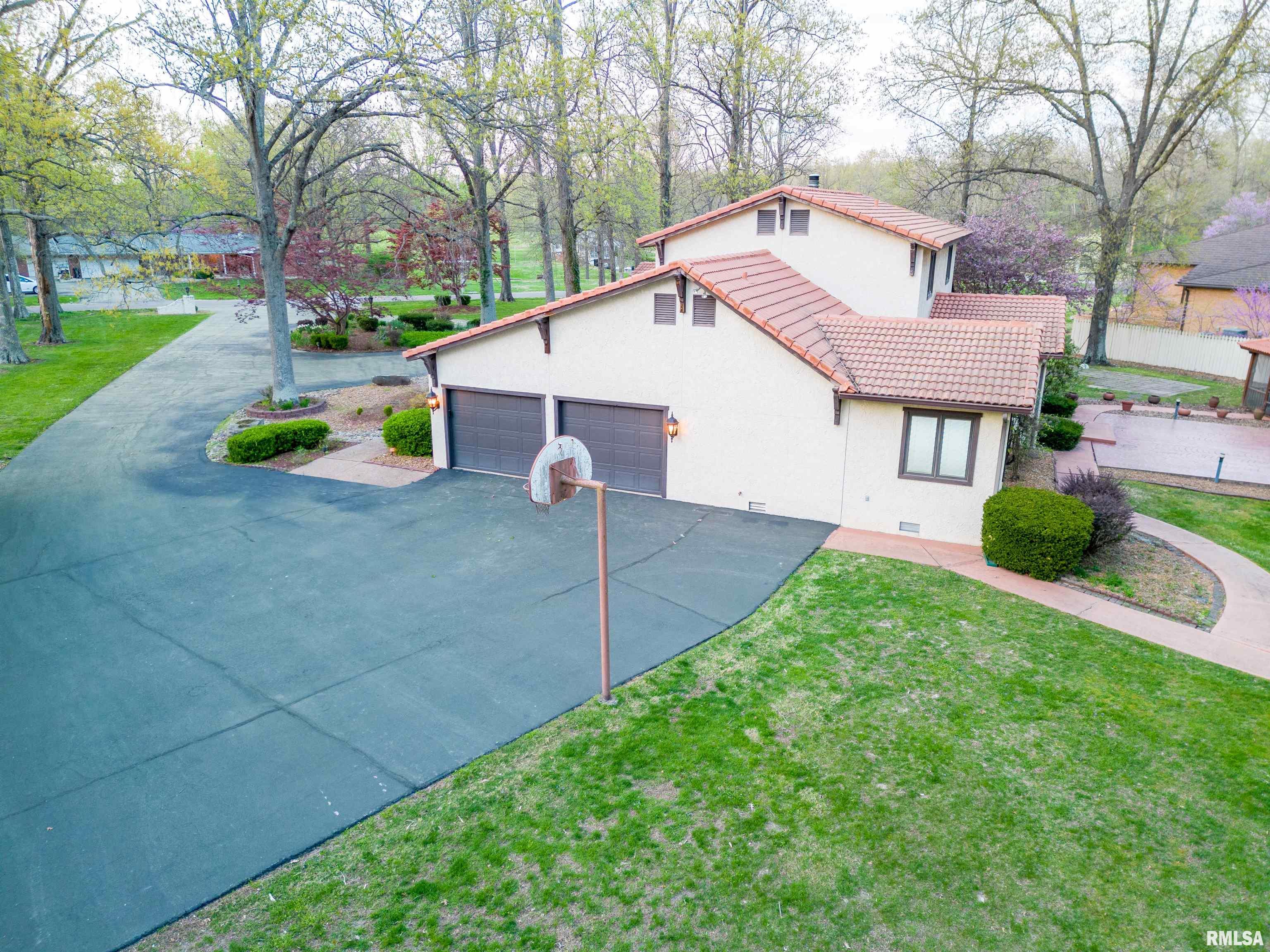 1665 Hawthorn Road Salem, IL 62881 - Photo 46 of 49 Gallery Image 46