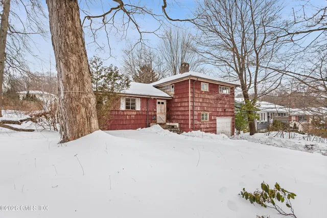 $850,000 | 105 Glenville Street, Greenwich, CT 06831