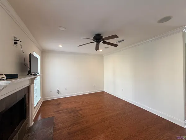 $1,500 | 9843 Siegen Lane, Baton Rouge, LA 70810