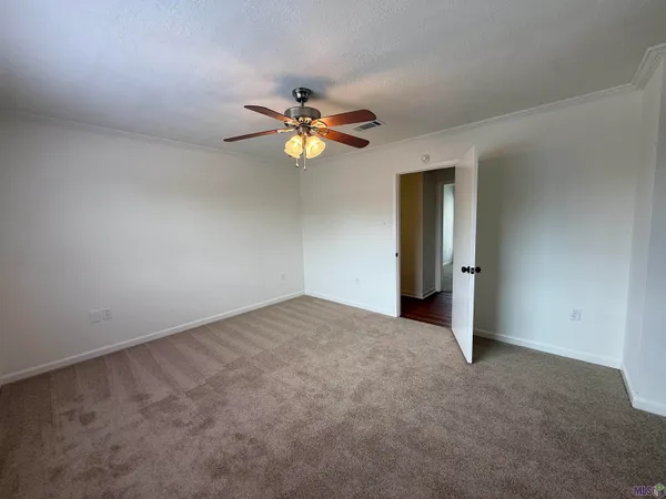 $1,500 | 9843 Siegen Lane, Baton Rouge, LA 70810