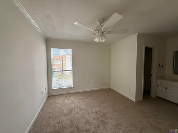 $1,500 | 9843 Siegen Lane, Baton Rouge, LA 70810