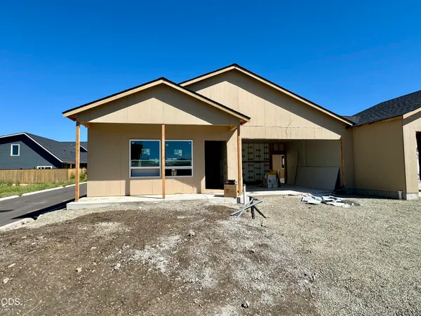 $440,000 | 315 East Rapp Road, Talent, OR 97540