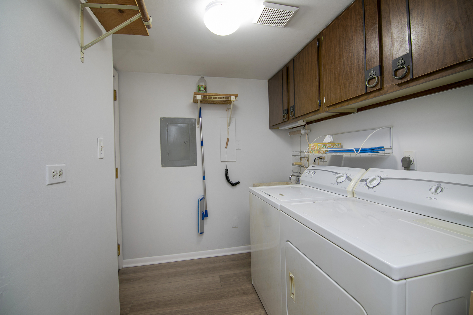 15717 Orlan Brook Drive, Unit 84 Orland Park, IL 60462 - Photo 14 of 18 a utility room with dryer and washer