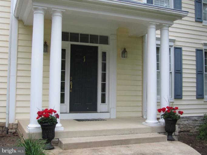 17511 Canby Road Leesburg, VA 20175 - Photo 27 of 30 Exterior (Front)