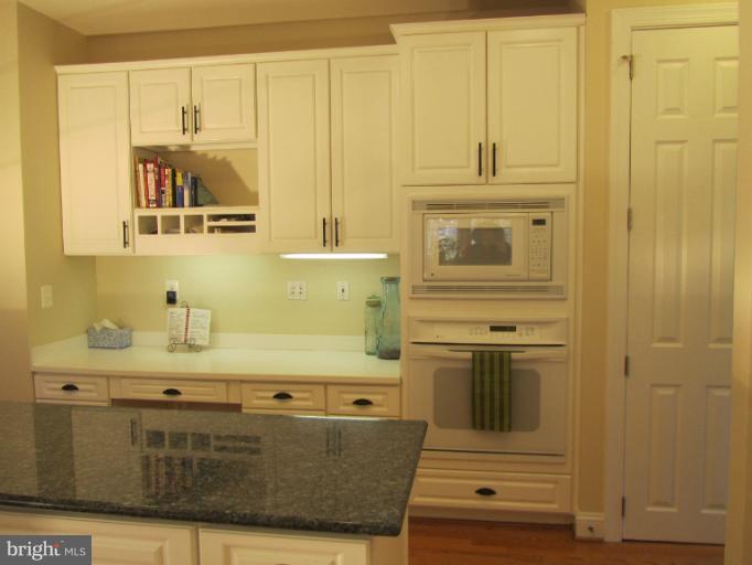 17511 Canby Road Leesburg, VA 20175 - Photo 10 of 30 Kitchen