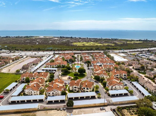 $4,300 | 1260 Franciscan Court, Unit 2, Carpinteria, CA 93013