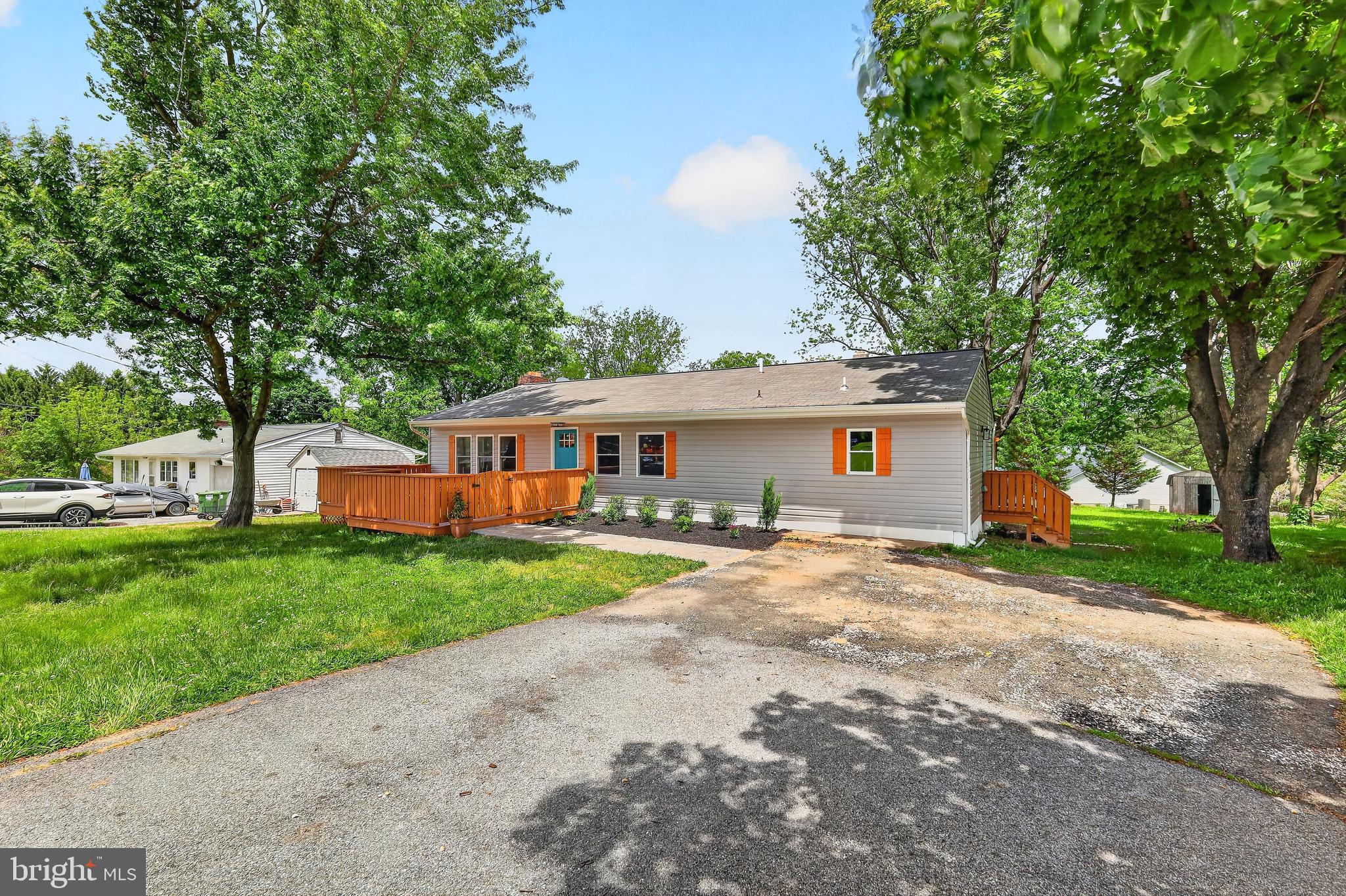 3615 Sykesville Road Westminster, MD 21157 - Photo 2 of 36