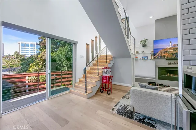 $3,395,000 | 210 La Jolla Drive, Newport Beach, CA 92663