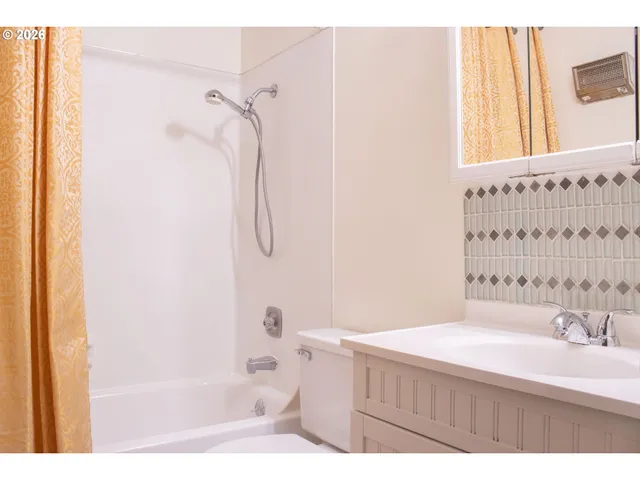 $237,500 | 159 Southwest Florence Avenue, Unit L64, Gresham, OR 97080