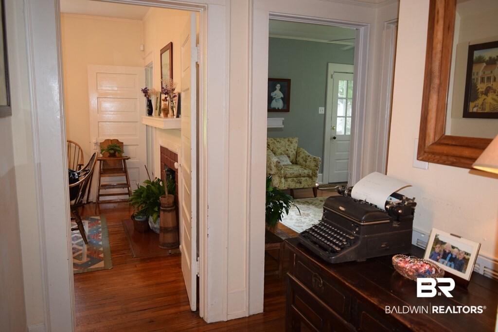 206 Lee Street Mobile, AL 36611 - Photo 17 of 34