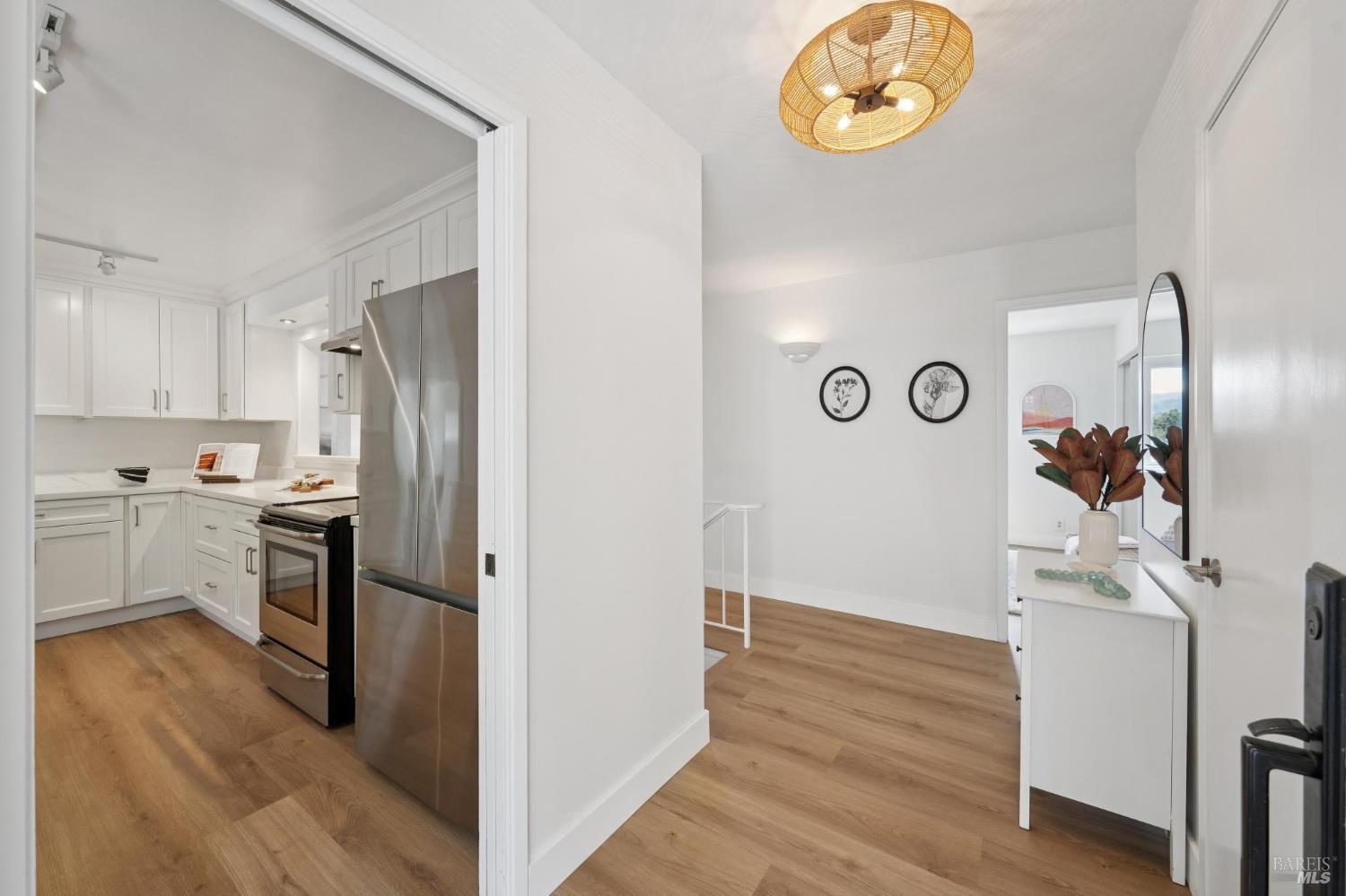 116 Maywood Way San Rafael, CA 94901 - Photo 10 of 64 Gallery Image 10