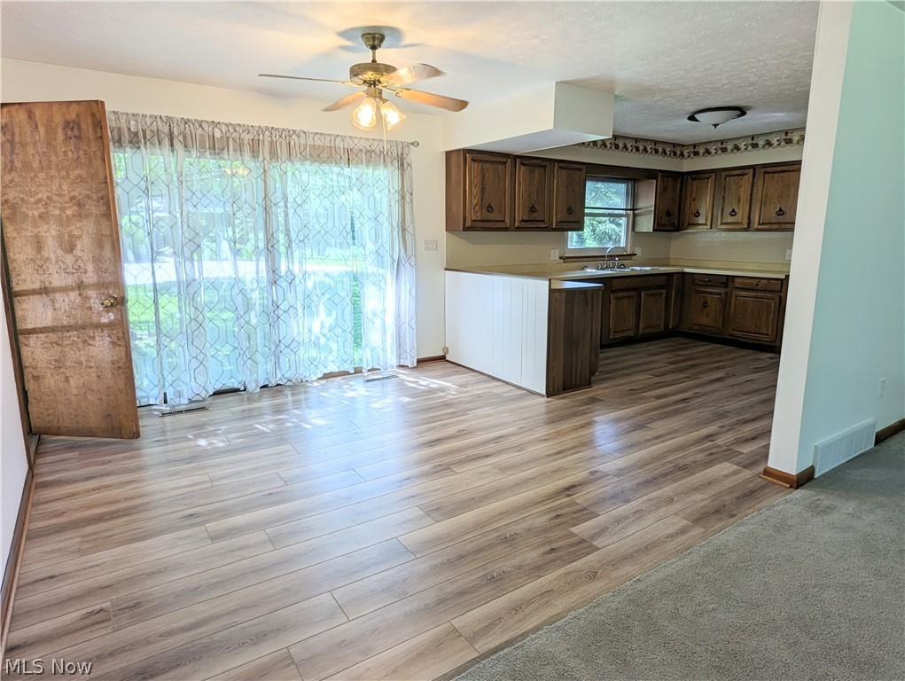 6101 Old Rte 39 Northwest Dover, OH 44622 - Photo 8 of 34 Dining area