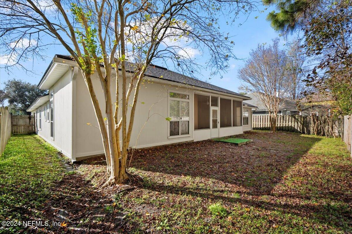 601 Lady Lake Road West Jacksonville, FL 32218 - Photo 27 of 38 Fenced in Backyard