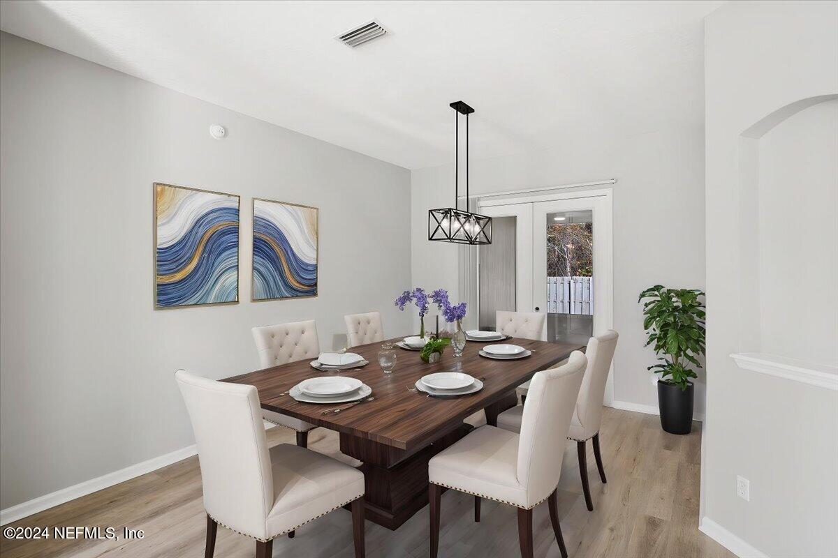 Virtually Staged Dining