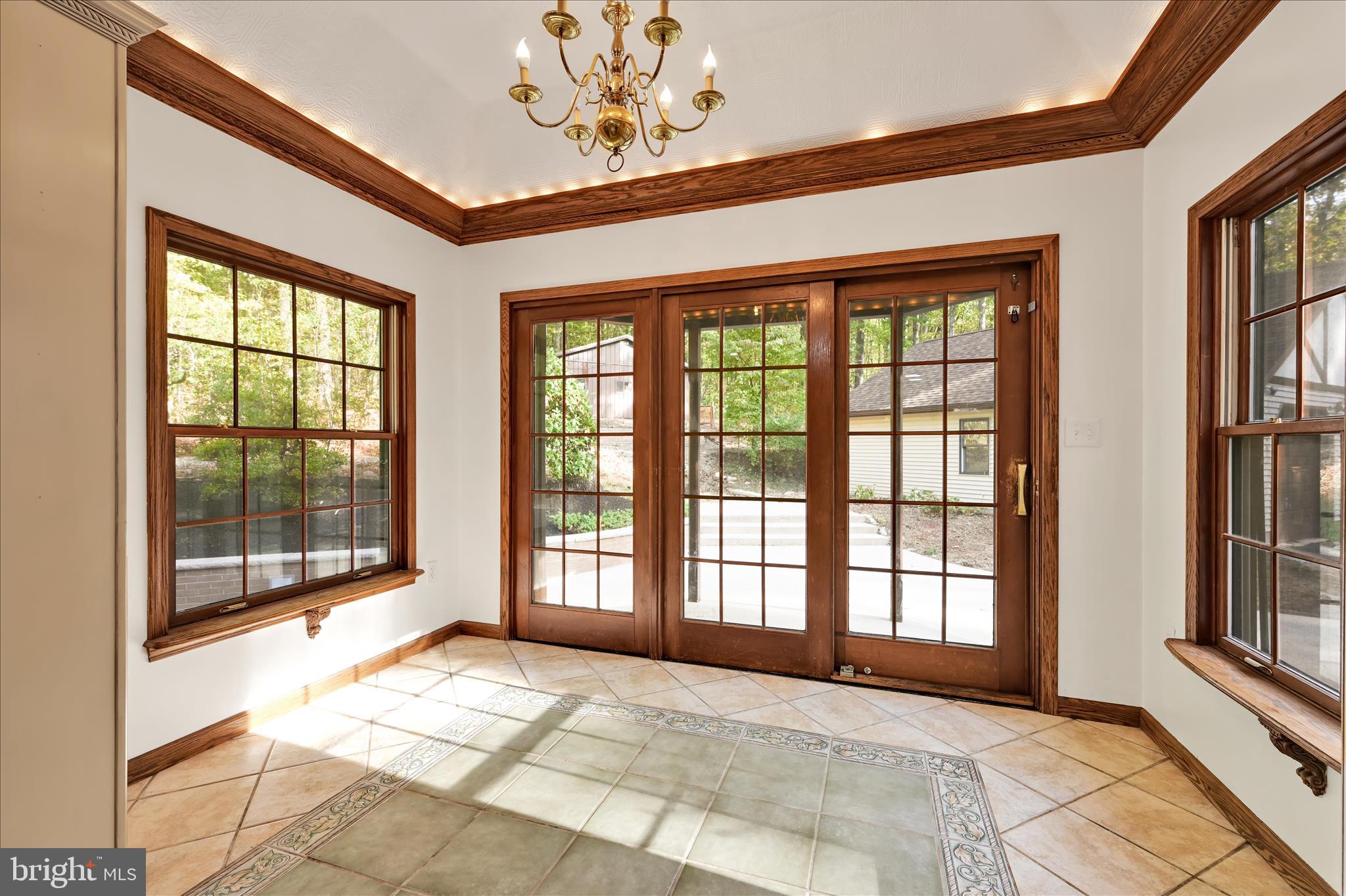40 High Road Ashland, PA 17921 - Photo 18 of 53 Sun Room