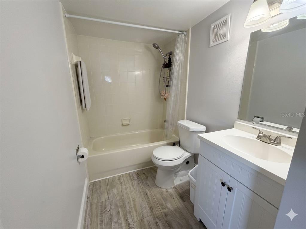 924 Lake Destiny Road, Unit E Altamonte Springs, FL 32714 - Photo 5 of 12