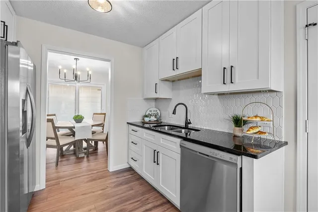 $299,900 | 811 Northeast Mulberry Street, Lee's Summit, MO 64086