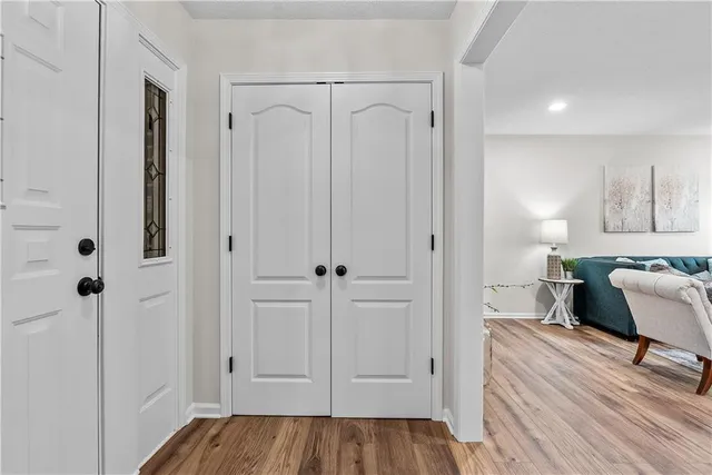 $299,900 | 811 Northeast Mulberry Street, Lee's Summit, MO 64086