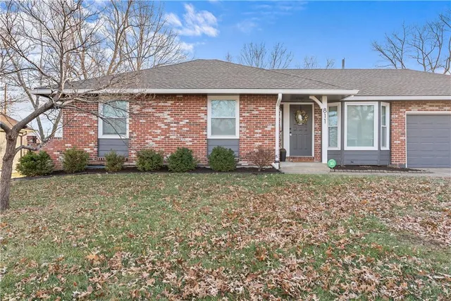 $299,900 | 811 Northeast Mulberry Street, Lee's Summit, MO 64086