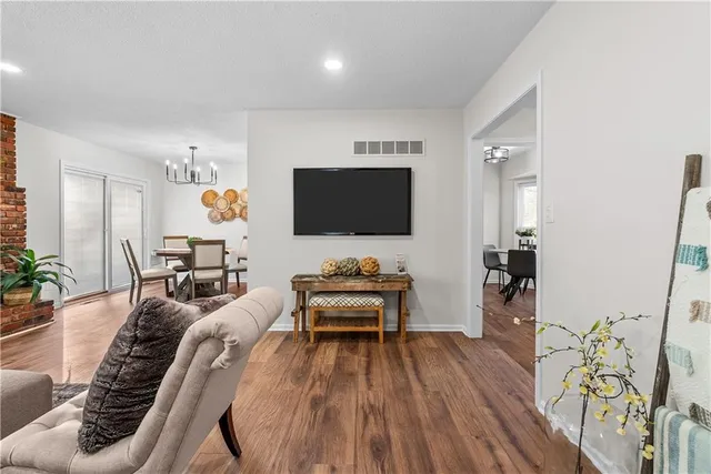 $299,900 | 811 Northeast Mulberry Street, Lee's Summit, MO 64086