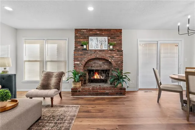 $299,900 | 811 Northeast Mulberry Street, Lee's Summit, MO 64086