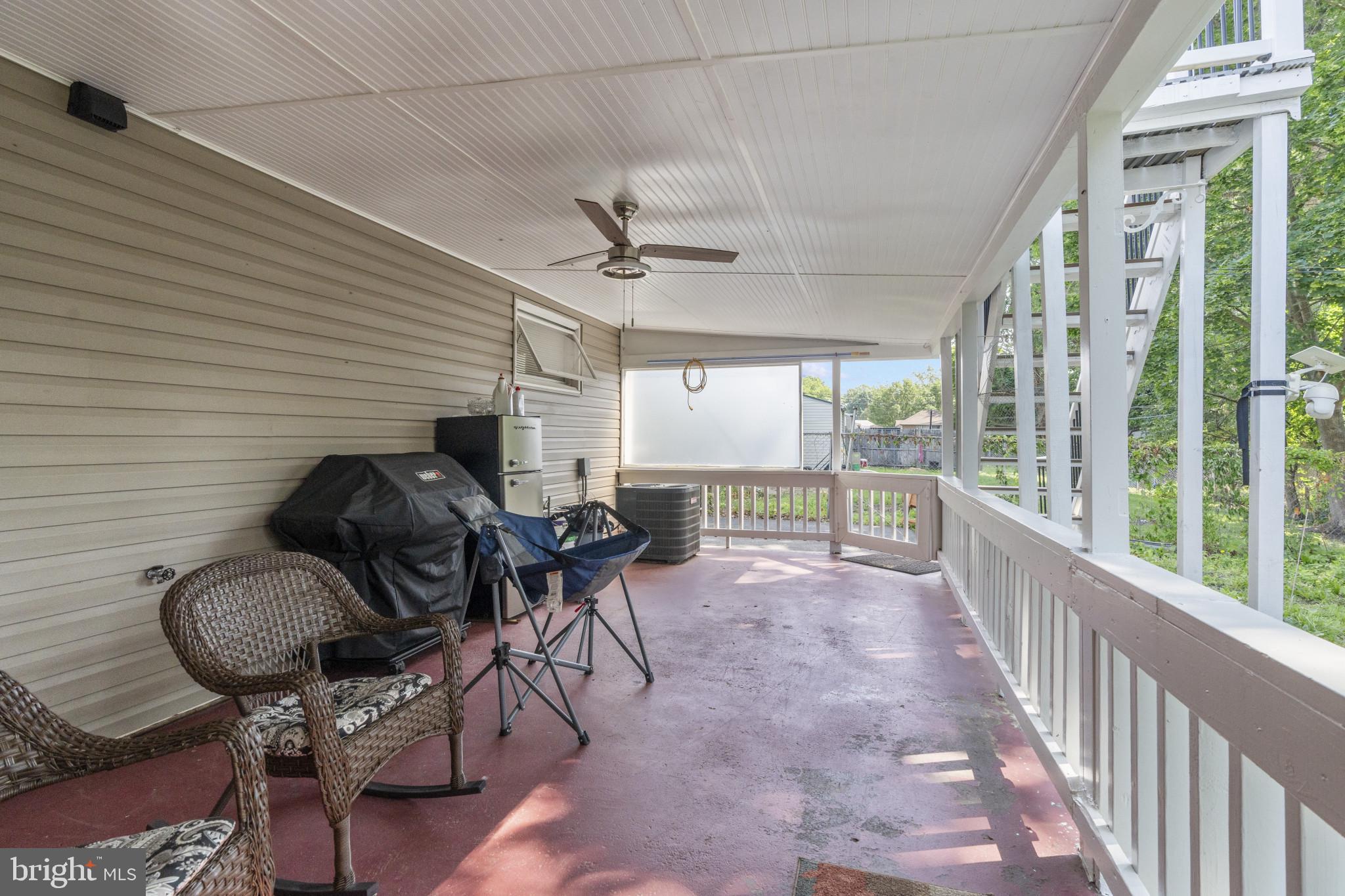39 Roxeter Road New Castle, DE 19720 - Photo 23 of 25 Back porch